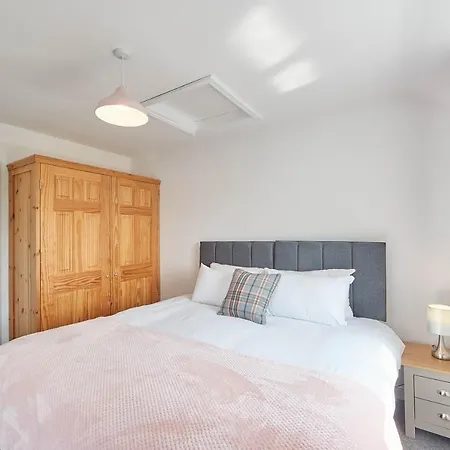 Host & - Fairview House רבנסקאר
